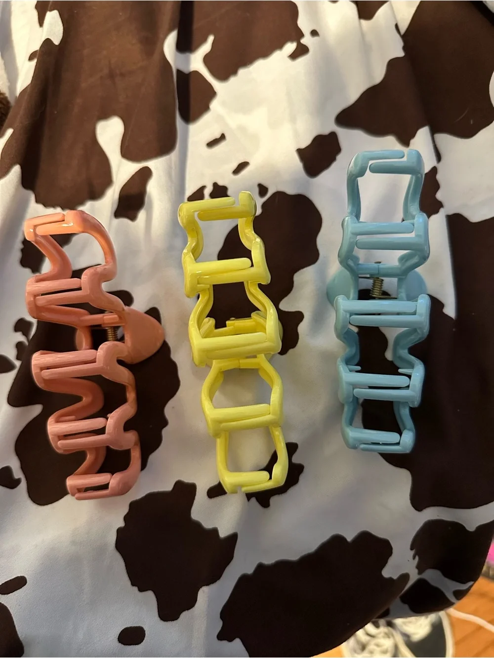 3 swingle claw clips